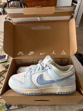 Nike Low-Top Sneakers in White and Light Blue